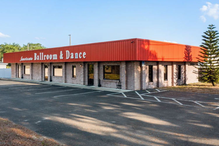 Leesburg Florida venue exterior