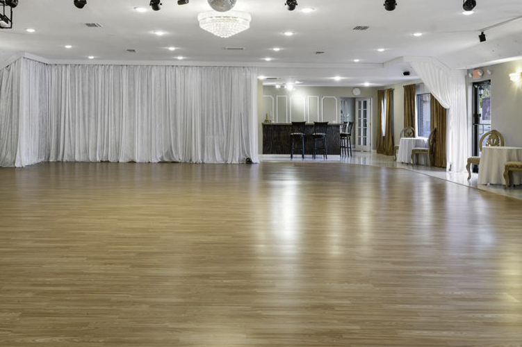 Open Floor Plan Large Open floor Central Florida event venue bar area